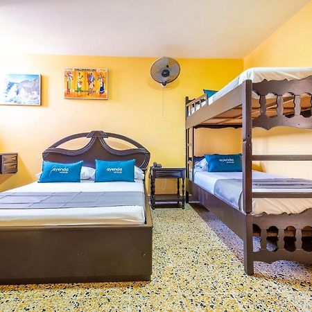 Hotel Almirante ブカラマンガ エクステリア 写真