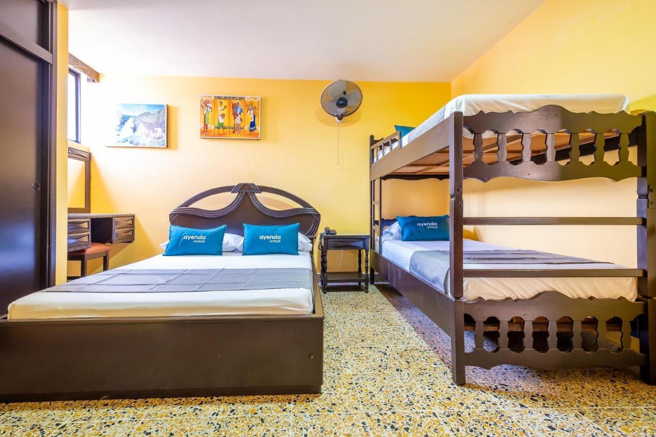 Hotel Almirante ブカラマンガ エクステリア 写真