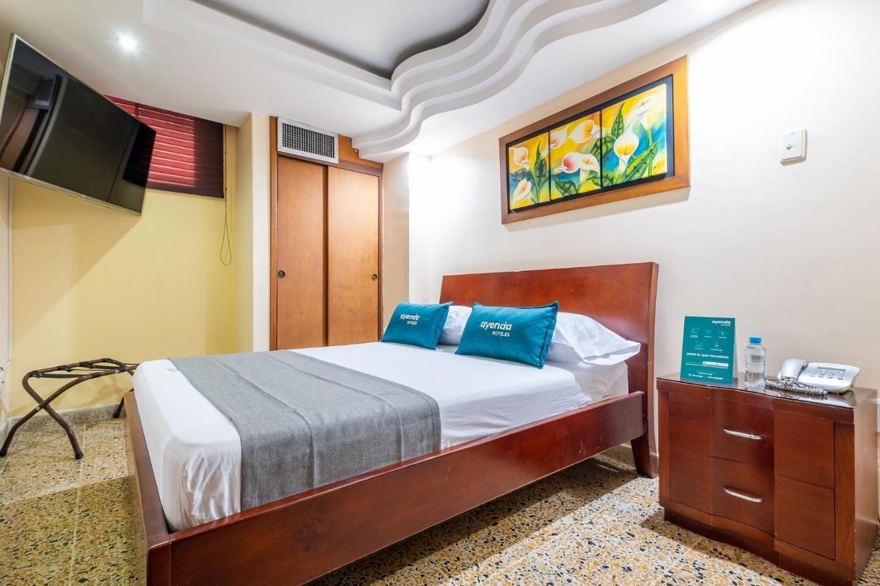 Hotel Almirante ブカラマンガ エクステリア 写真