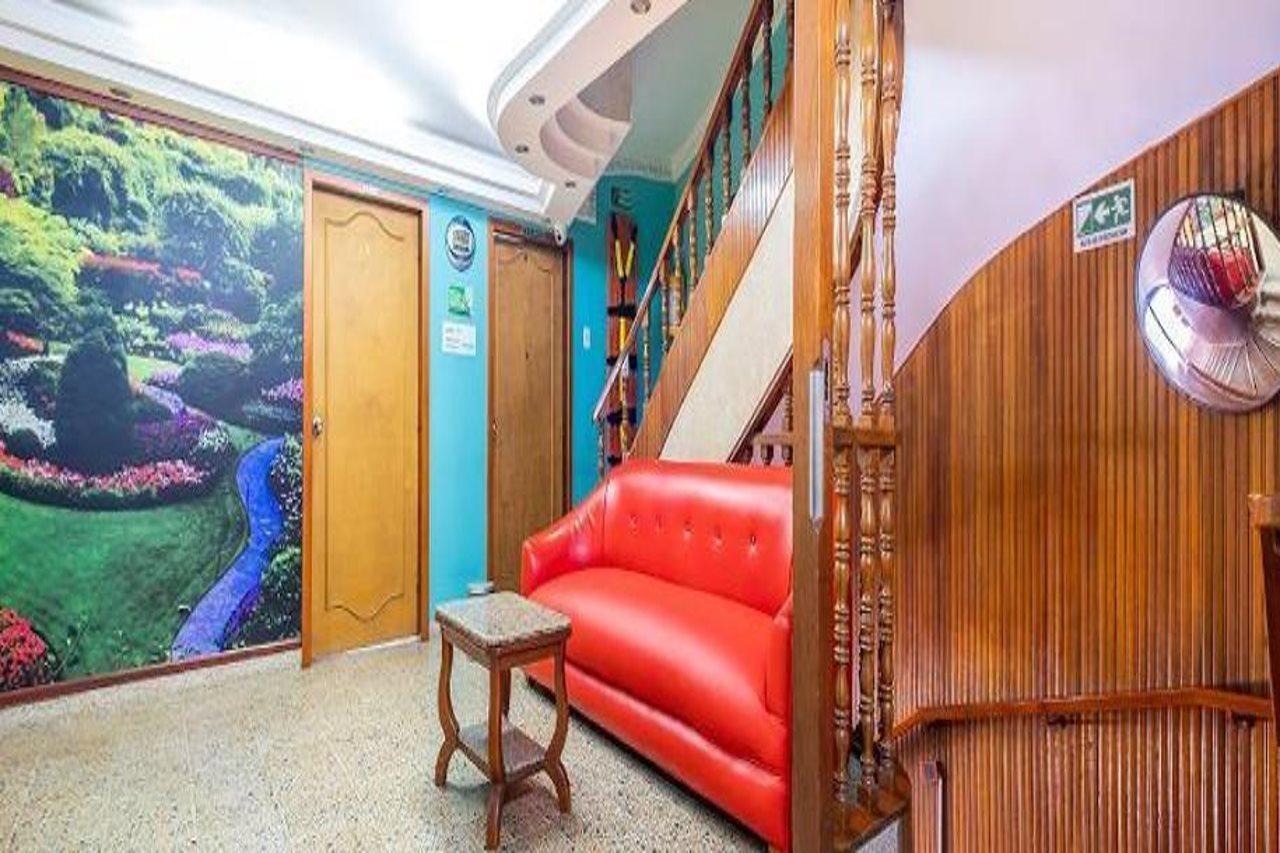 Hotel Almirante ブカラマンガ エクステリア 写真